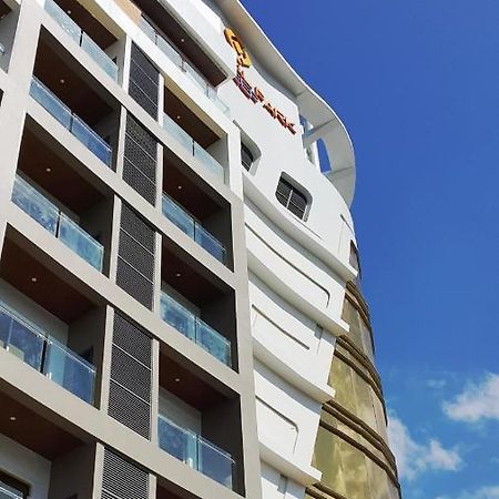 Central Park Reef Resort Olongapo Exterior photo