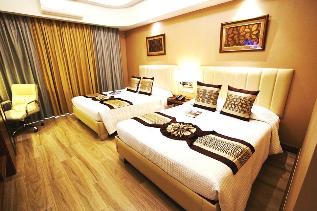 Central Park Reef Resort Olongapo Exterior photo