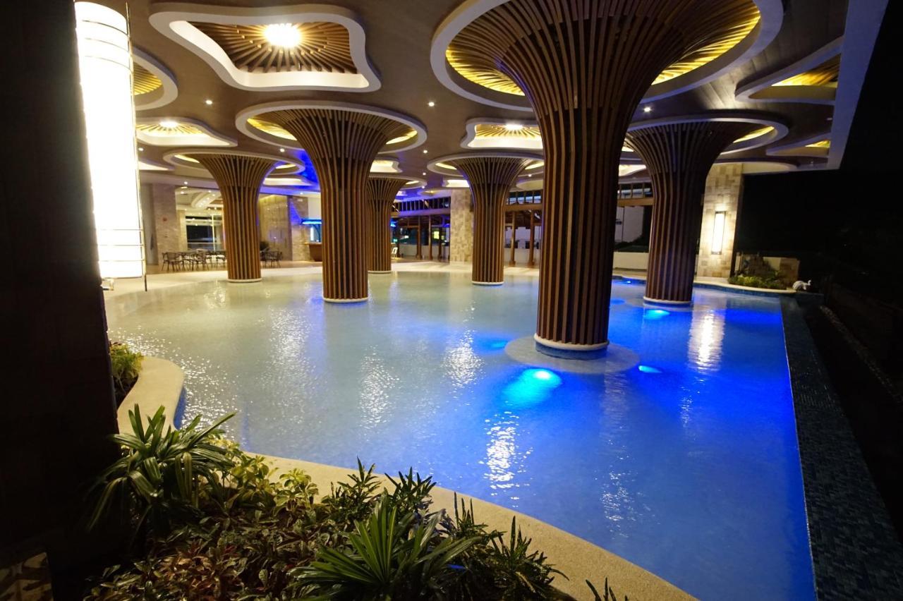 Central Park Reef Resort Olongapo Exterior photo